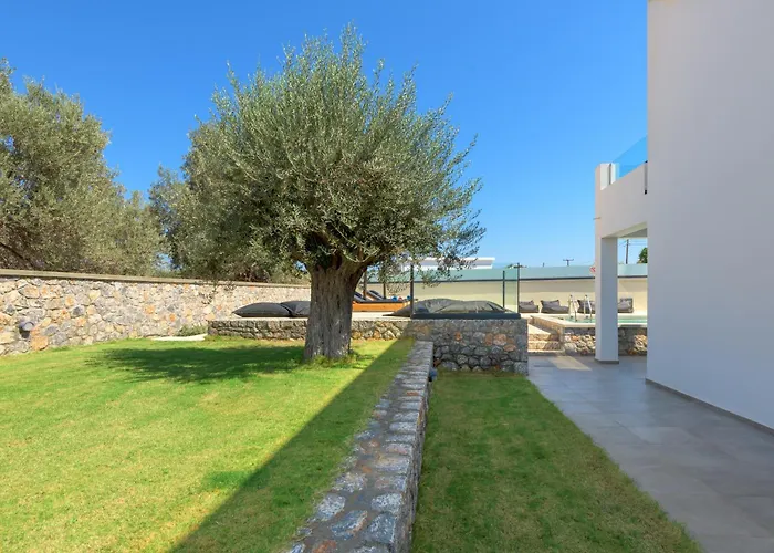 Lambis Harmonia Villa *