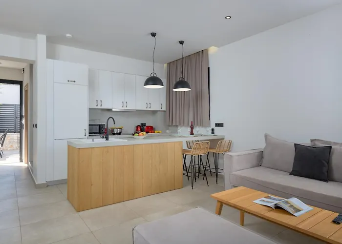 Willa Lambis Harmonia